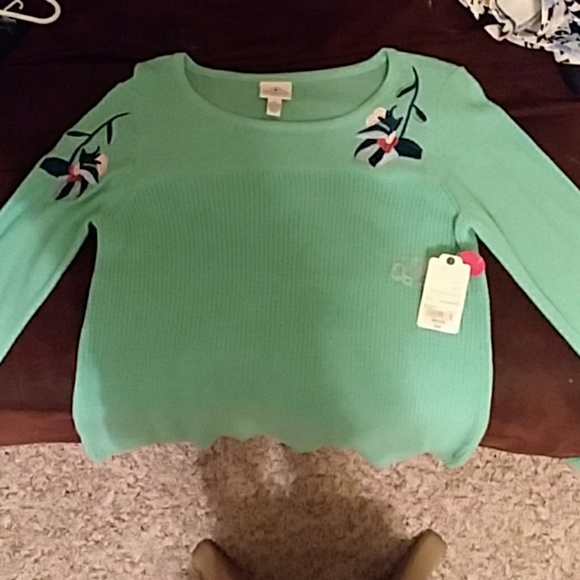 Sweater - Picture 1 of 1